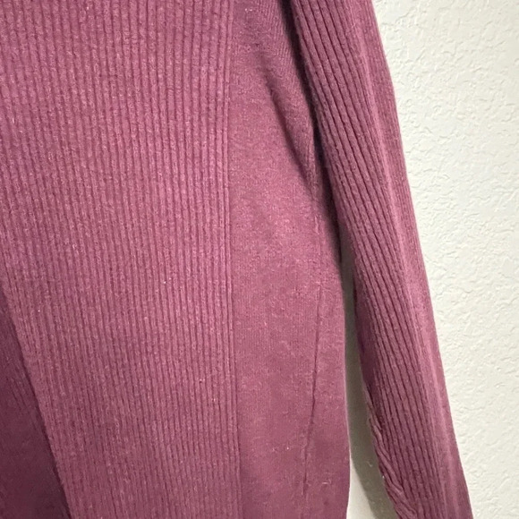 Micheal Kors Burgundy 1/2 Zip Up Sweater size large - Picture 4 of 6